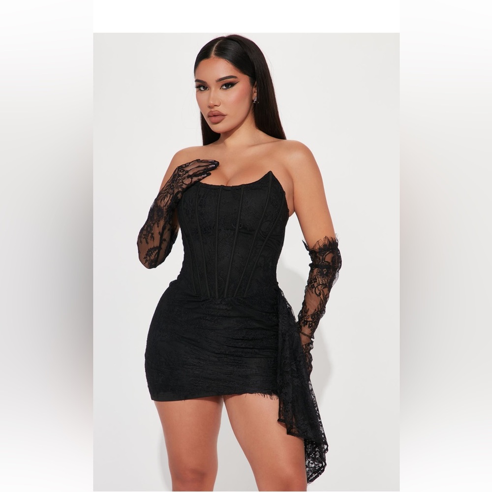 Used fashion nova dress and gloves set